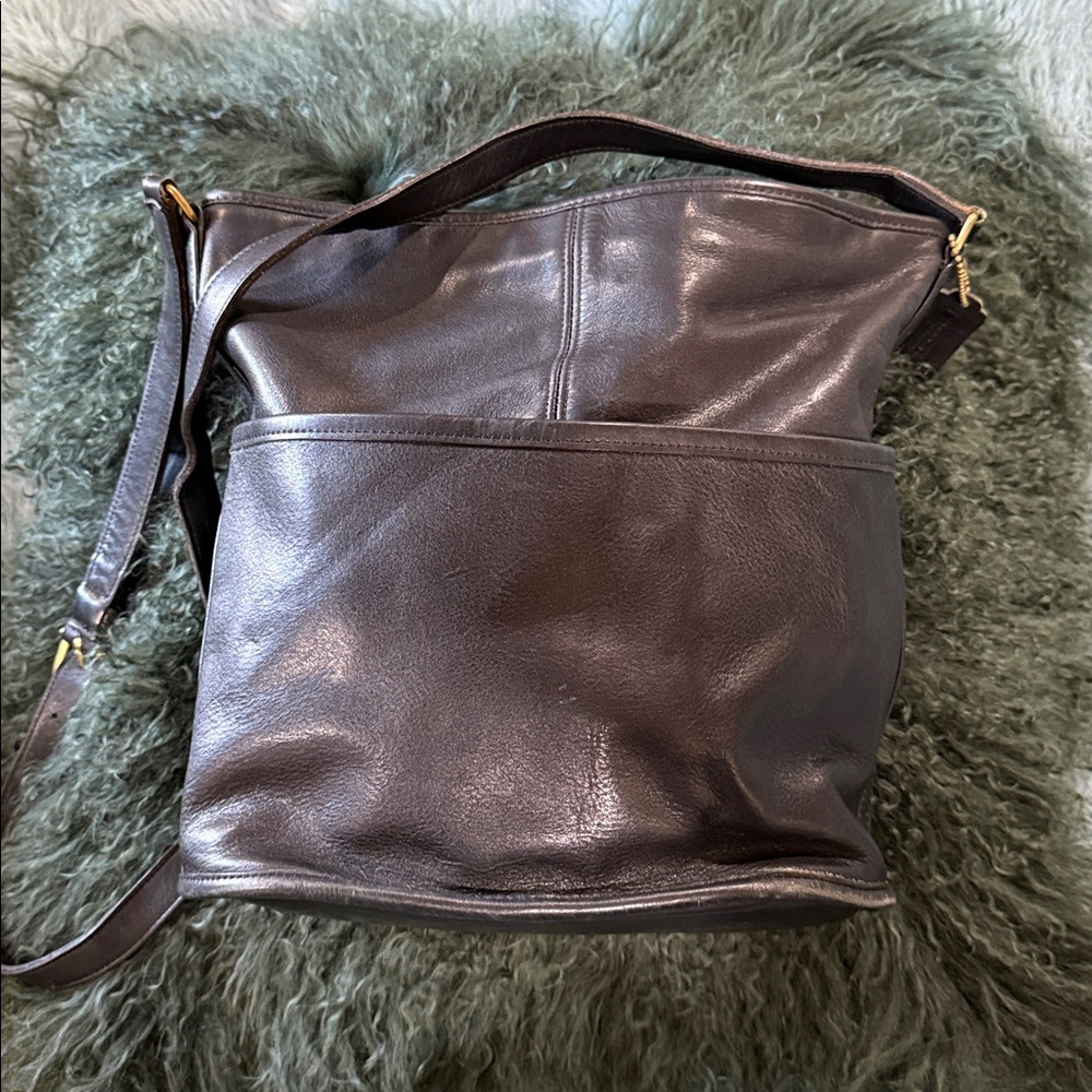 Coach Black Soft Leather Shoulder Bag-Vintage from the 1980’s. Suede lining.
